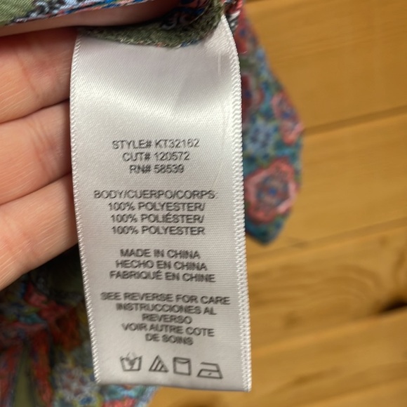 Kut from the Kloth Women’s blouse top button front roll tab sz XS - Picture 4 of 7